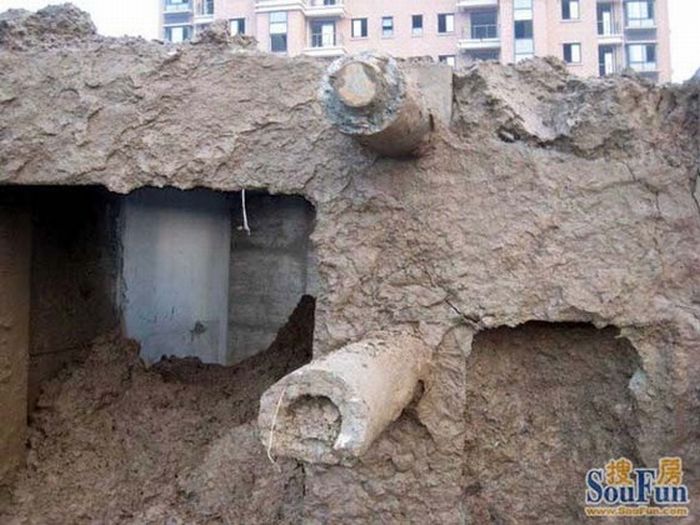 Китайські будівельники заощадили на арматурі (13 фото)