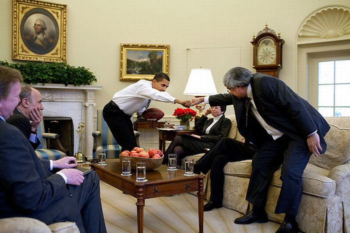 Як вітається Обама (10 фото)