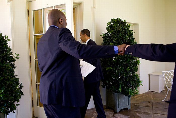 Як вітається Обама (10 фото)