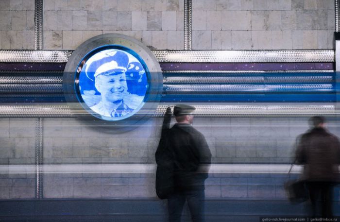 Космічна станція метро в Новосибірську (19 фото)