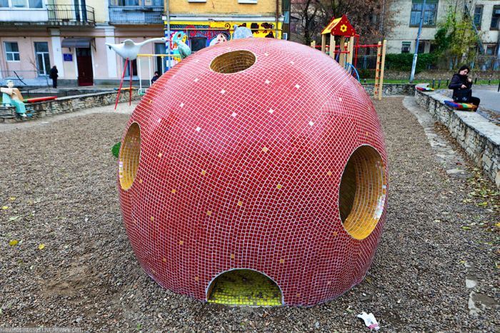 Дитячий парк у Києві (26 фото)