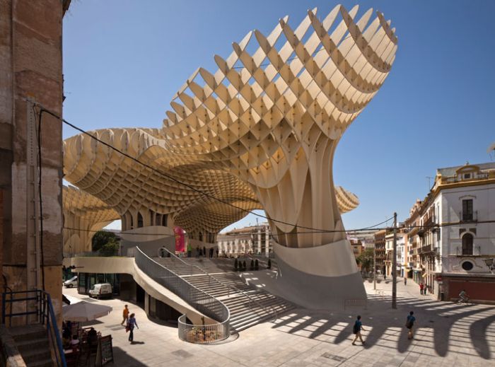 Найбільша деревяна скульптура в світі (17 фото)