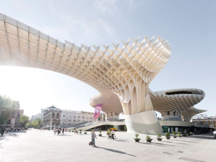 Найбільша деревяна скульптура в світі (17 фото)