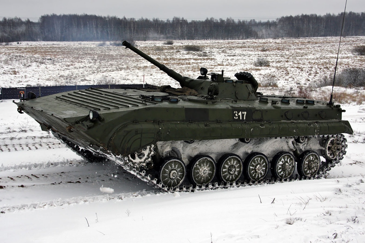Министерство обороны России возвращает в строй бронетехнику 60-х. оружие
