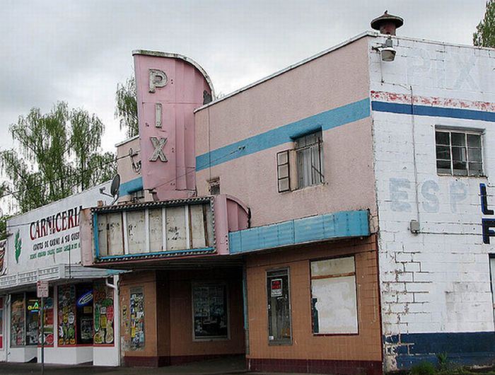 Занедбані театри (72 фото)