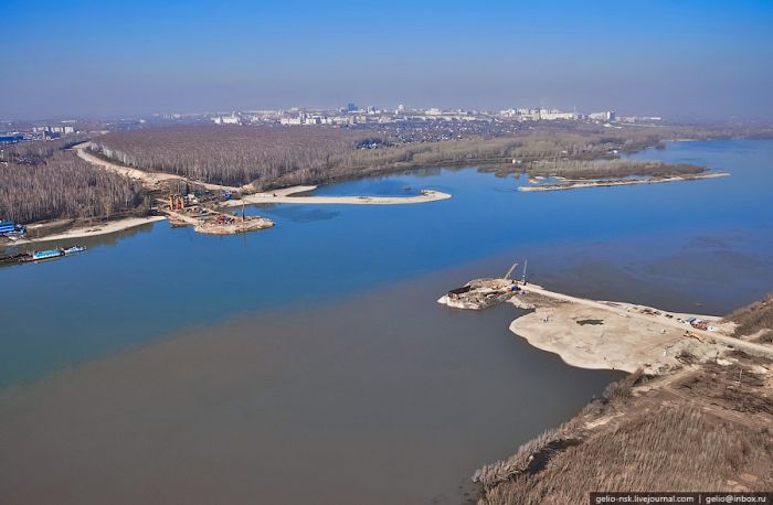 Будівництво мосту. З висоти пташиного польоту (27 фото)