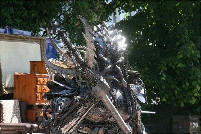 Скульптура хижака (12 фото)