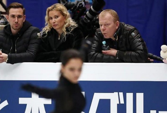 Тутберидзе vs. Медведева. Тренер прервала молчание, обвинив спортсменку в предательстве, но лучше бы она этого не делала Спорт