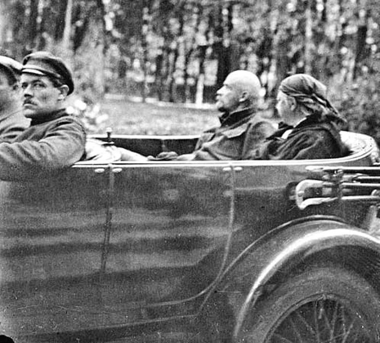 Автомобили Ленина. 