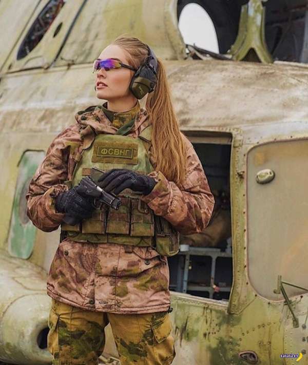 Красивые девушки в форме из России интересное