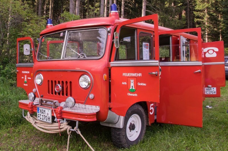 Jeep Forward Control — 