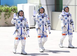 Chinese Astronauts Return After Space Debris Incident