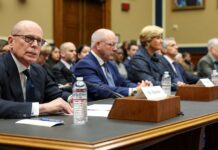 Звинувачують страховиків, а законодавці вимагають контролю над витратами