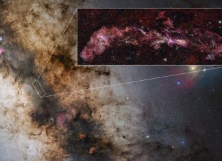 Pemandangan Inti Bima Sakti yang Belum Pernah Ada Sebelumnya Mengungkap Formasi Bintang Ekstrim