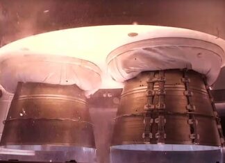 Vesmírné síly USA pozastavily starty Vulcanu kvůli opakovaným problémům s posilovačem