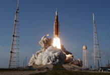 Artemis II: Повернення Людства на Місячну Орбіту