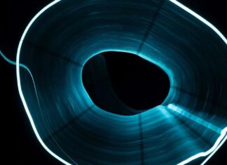 Gli oscuri segreti della luce: i fisici osservano il movimento più veloce della luce